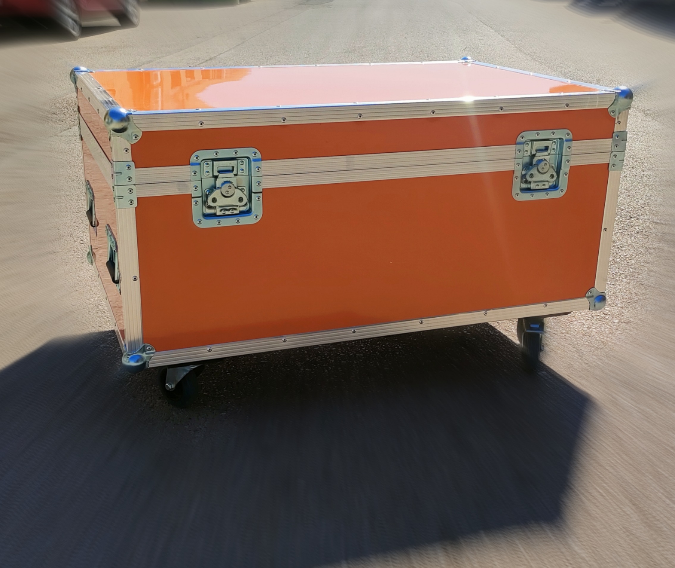 BAUL CON ESPUMA EN TAPA